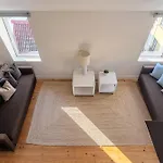 Appartamento Loft Bica Com Vista O Rio Lisbona