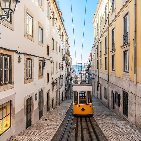 Loft Bica Com Vista O Rio Lisbon